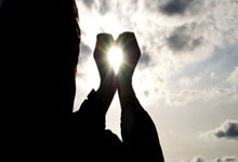 崔永熙受伤提前离场 伤退前贡献2分4篮板3助攻.